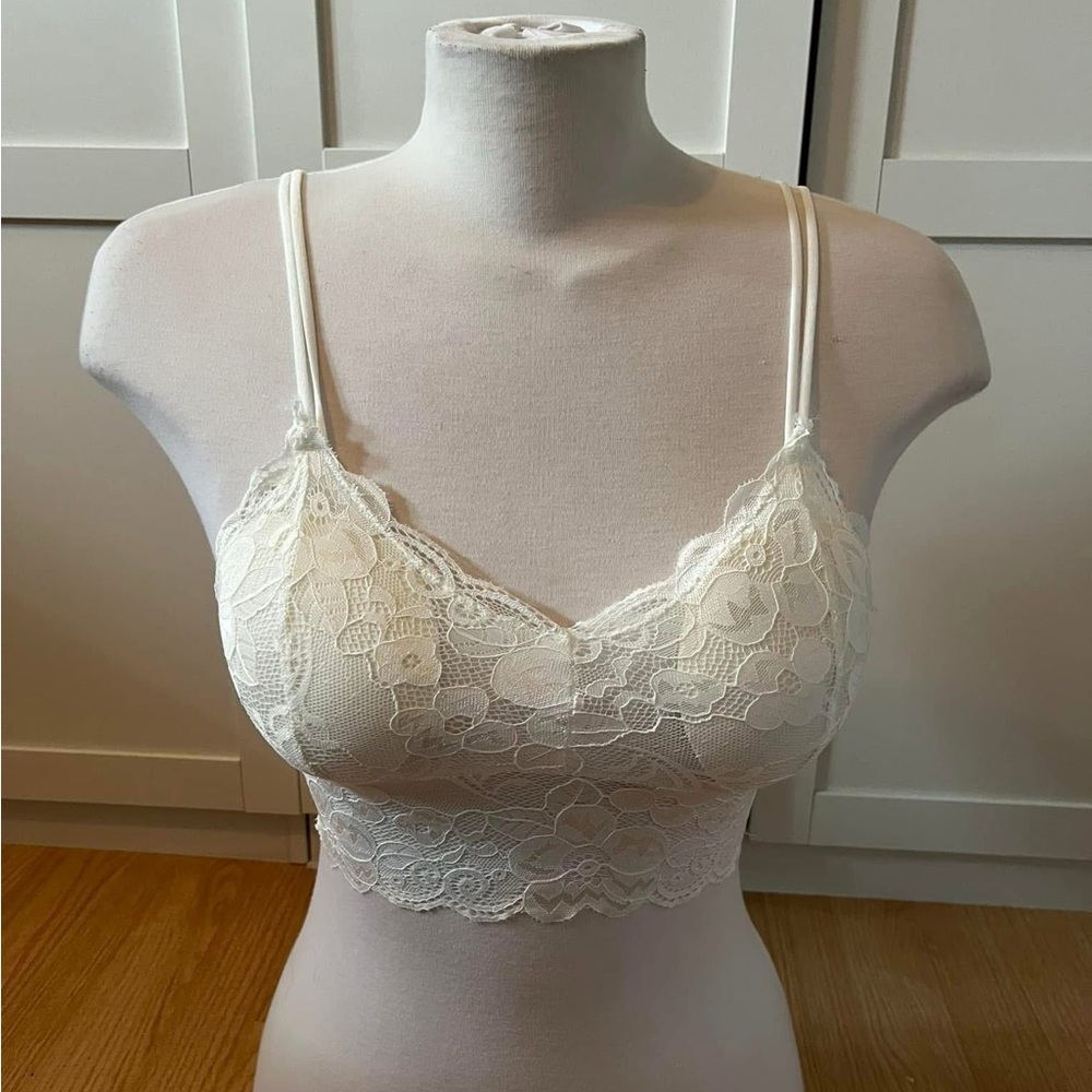 Elegant Lace Bralette - White